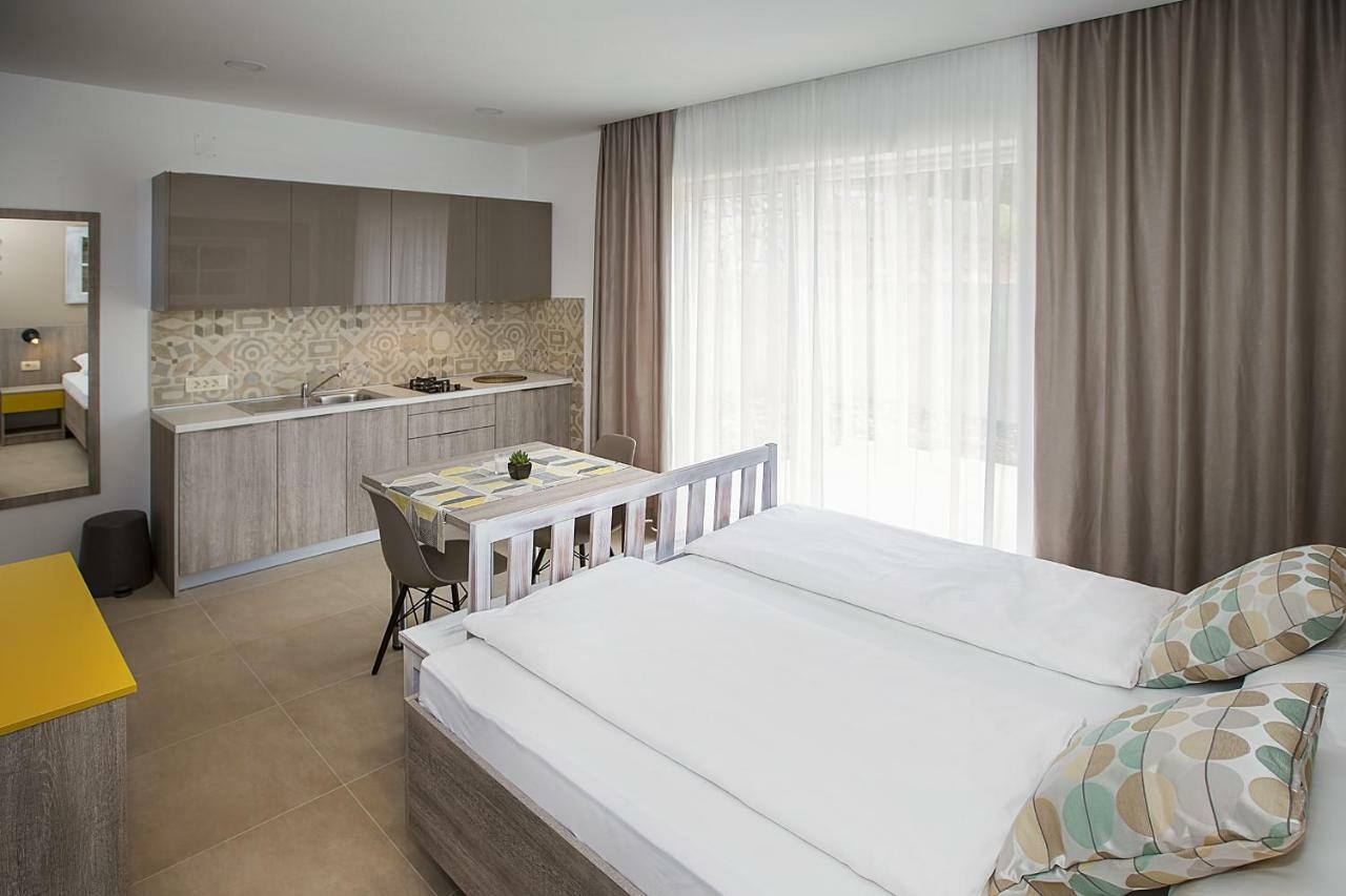 Apartments Capic Niko Baška Exterior foto